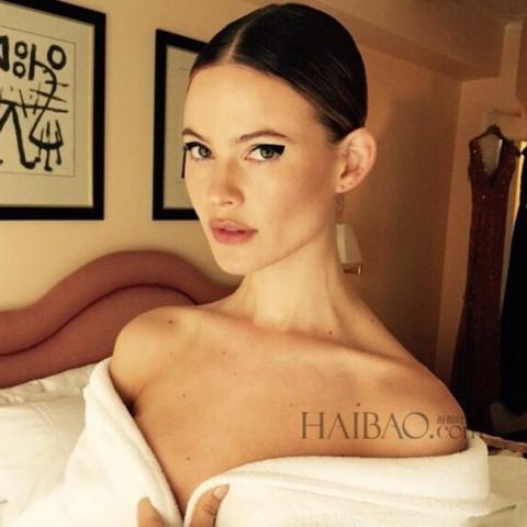贝哈蒂·普林斯露 (Behati Prinsloo)