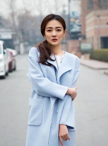 郑爽撞脸徐璐 网友：失散多年的姐妹！