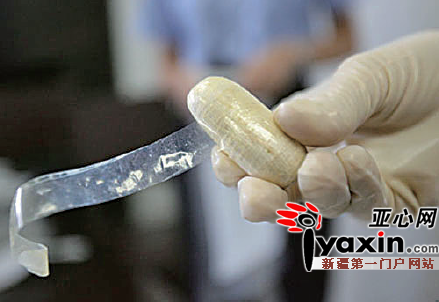 图为体内藏的海洛因。资料图片