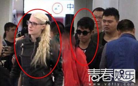 撒贝宁恋外国富二代 女友李白曾是“五洲辣妹”队长.jpg