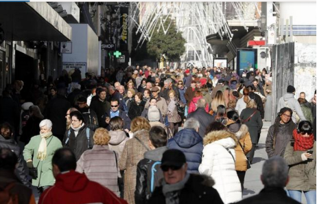 西班牙十年人口净增超十万人 移民功不可没