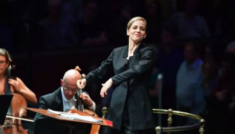 荷兰广播交响乐团首次任命女性指挥家做首席指挥