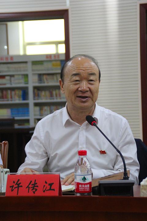 十三届全国人大代表,山东莒县城阳街道岳家村党总支书记许传江.jpg