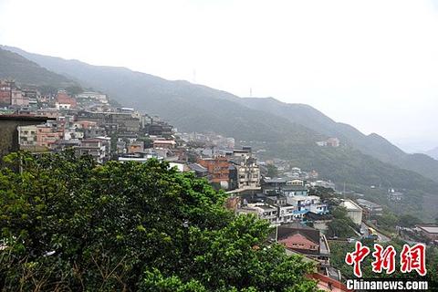 资料图：新春期间，雨后的台湾旅游胜地九份。<a target='_blank' href='http://www.chinanews.com/'>中新社</a>发 王东明 摄