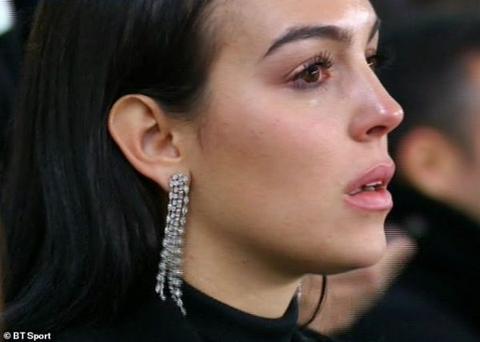 10907986-6801811-Cristiano_Ronaldo_s_girlfriend_Georgina_Rodriguez_cries_tears_of-m-49_1552435816606
