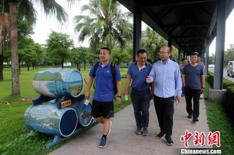 漳州市青年赴台参访团到宜兰金车威士忌酒厂考察。　张金川 摄