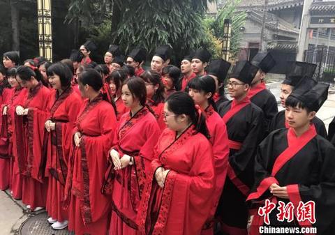 台湾大学生西安开启文化之旅着汉服感悟传统之美