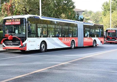 中通18米新能源公交车在山东省烟台市正式上线