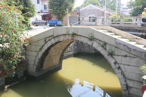 光绪壬午年重建的跨鳌桥.jpg