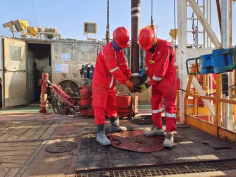 文遗频道 中曼石油完修井大包项目在伊拉克马基努油区开钻23.png