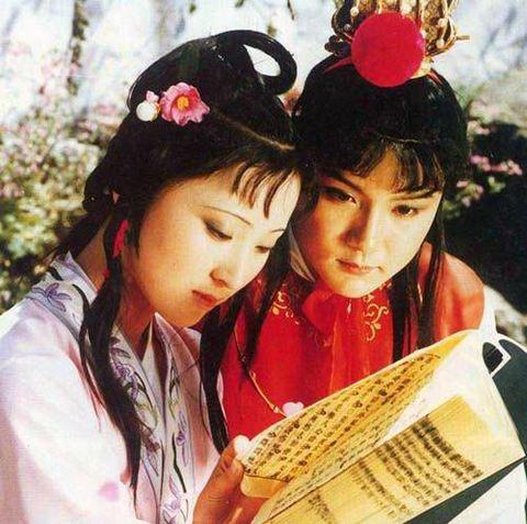 87《紅樓夢》寶玉和黛玉中國娛樂網訊 1985年《紅樓夢》劇組選演員,18