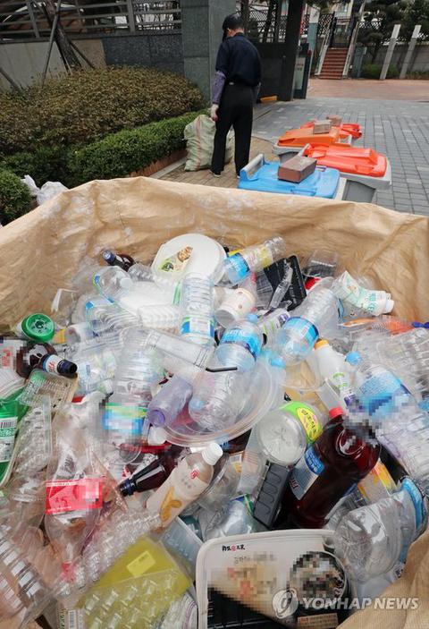 中国禁收洋垃圾后韩国垃圾成山还有人打起来了