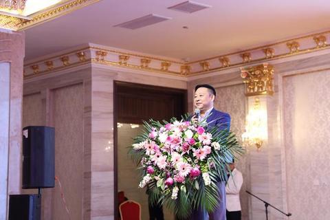文笔视角,从各方面展现了家乡顾乡在改革开放四十年来发生的翻天巨变