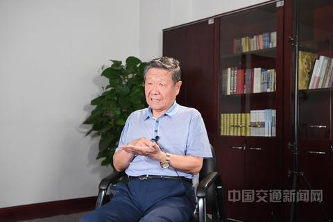 实习记者 梁熙明 摄从上世纪80年代投身交通运输事业,到2009年退休;从