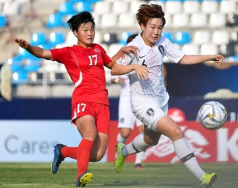 朝鮮女足3比1戰勝韓國隊晉級亞青賽決賽現場圖