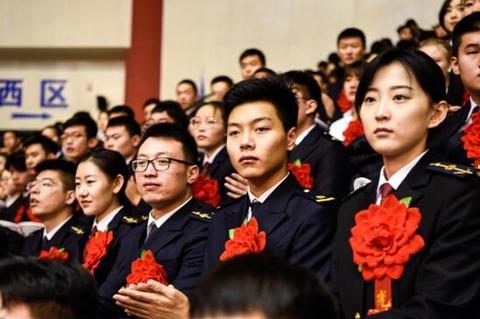 大連海事大學舉行20182019學年優秀學生表彰會