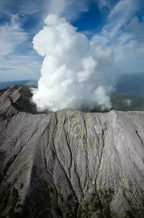 柴藤火山图片