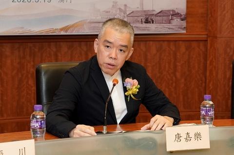 澳门高等教育局副局长曾冠雄,澳门文化局公共图书馆管理厅厅长吕志鹏